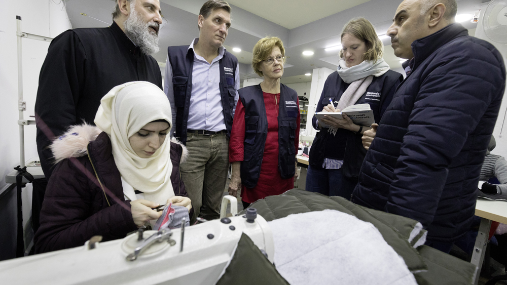 In der Küstenstadt Latakia werden Frauen zu Schneiderinnen ausgebildet