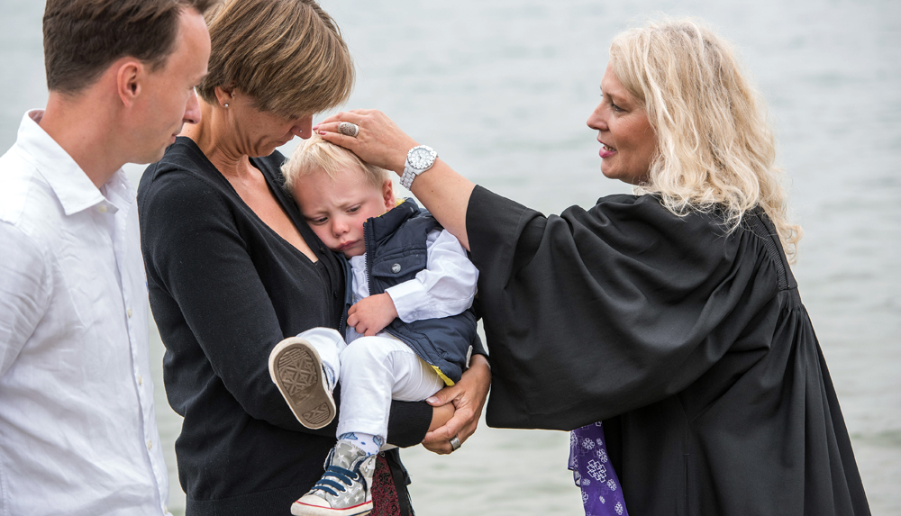 Auch Taufen in Gewässern gehören zum Beruf des Pastors