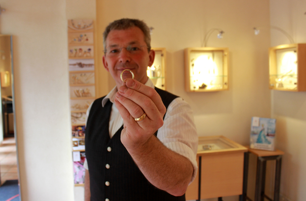 Image - Diese Ringe entstehen aus grünem Gold