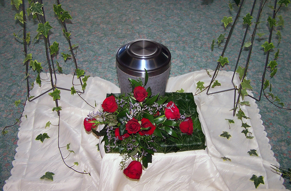 Hinterbliebene sollen die Urne künftig auf dem eigenen Grundstük aufbewahren dürfen