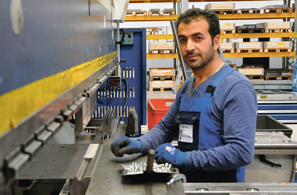Jamil Buro ist einer von drei Syrern, die Arbeit gefunden haben