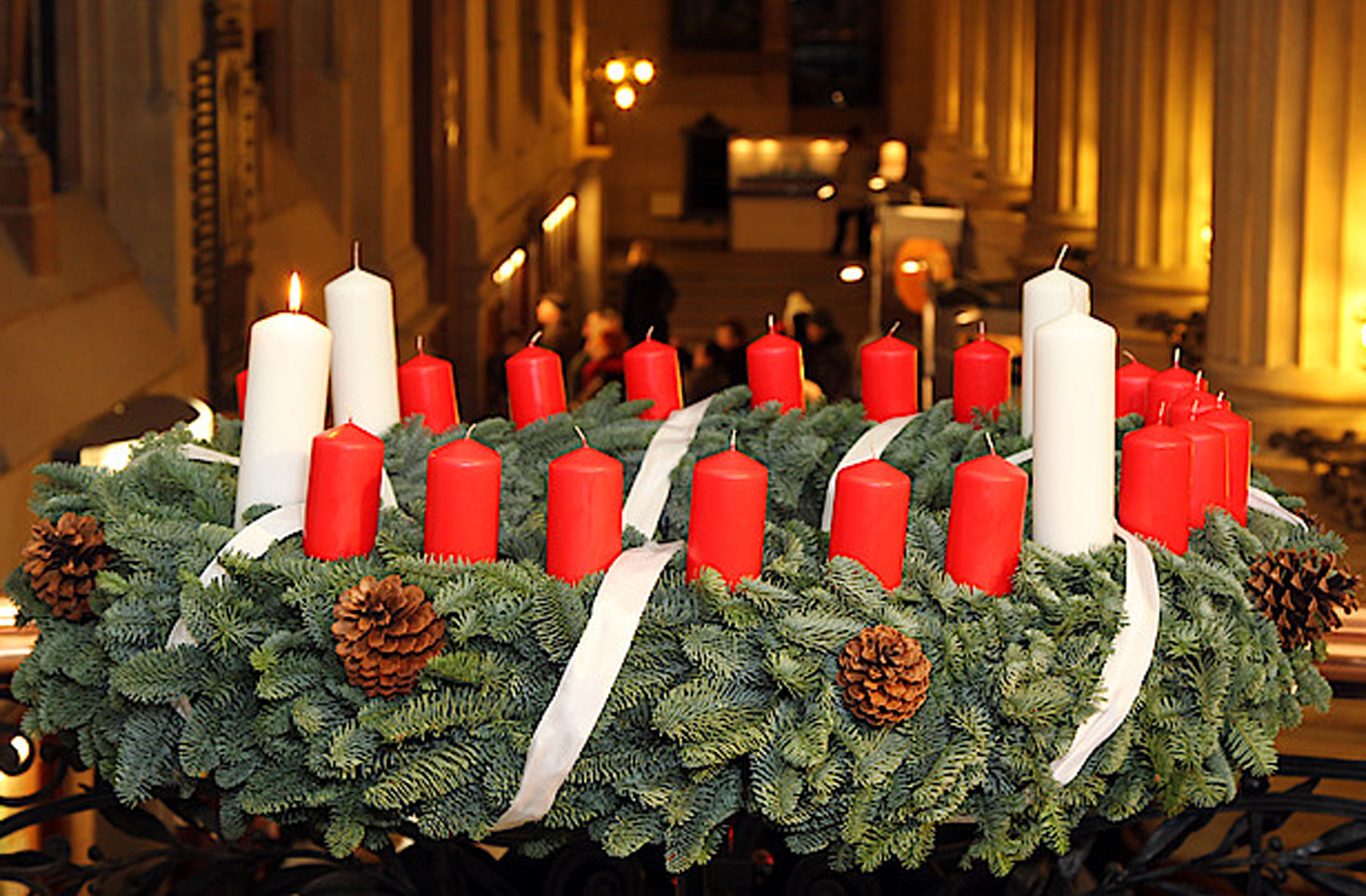Image - Die Geschichte des Adventskranzes