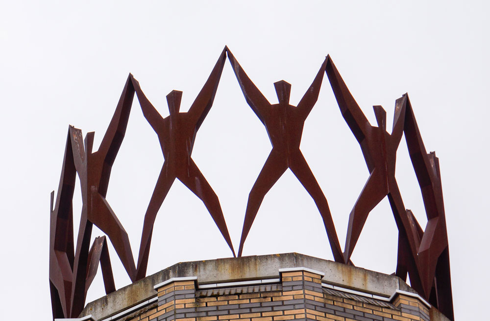 Die Auszeichnung bekommen Menschen verliehen, die sich ehrenamtlich in der Kirche engagieren. Die Verleihung erfolgt jährlich am Reformationstag