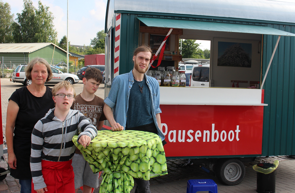 Das Team vom "Pausenboot" (v.l.): Pastotrin Amei Schulze-Spiekermann, Jonas Raeth, Michael Feldmann und Clemens Stegemann