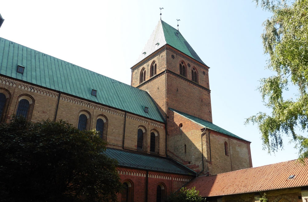 Der Dom von Ratzeburg. Der Ring evangelischer Gemeindepfadfinder (REGP) lädt ein zum Jubiläumsfestlager in Einhaus bei Ratzeburg