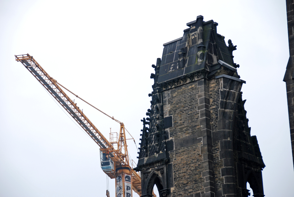 An der St. Nikolai wird schrittweise das Gerüst entfernt