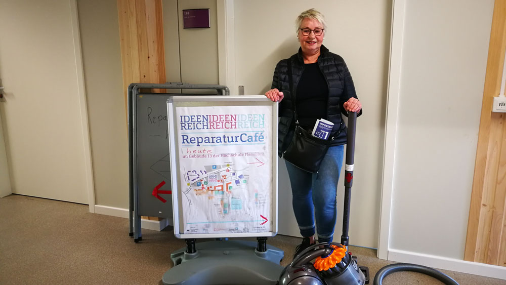 Bärbel Schumann im Repair-Café