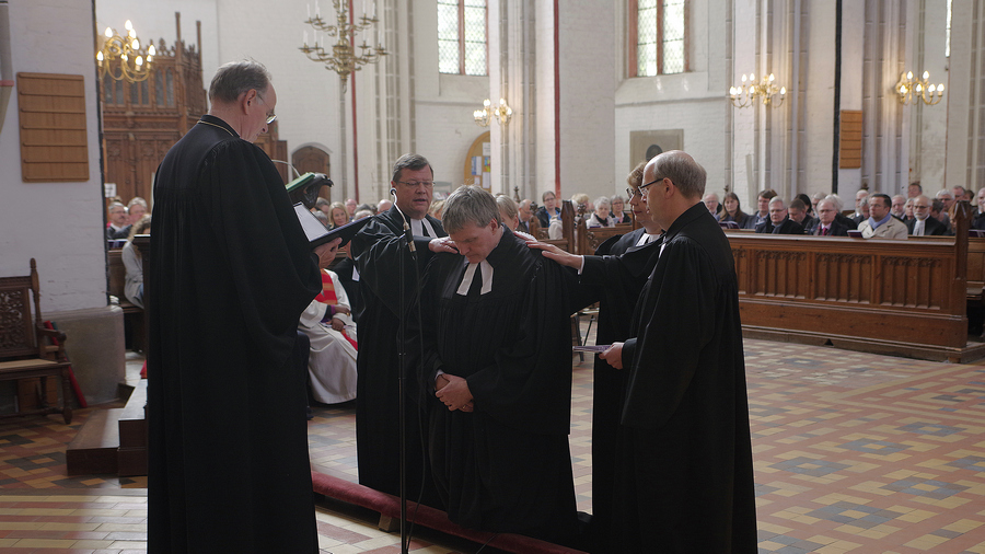 Ralf Meister, Leitender VELKD-Bischof, entpflichtet Bischof Andreas v. Maltzahn von seinem Amt