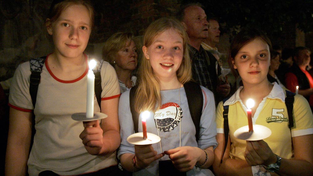 Diese drei jungen Besucher kamen im Mai 2005 nach Hannover