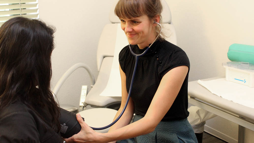 Image - Die Hebamme, die Hoffnung spendet