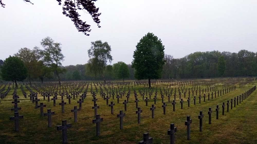 Die Kriegsgräber­stätte Ysselsteyn in den Niederlanden