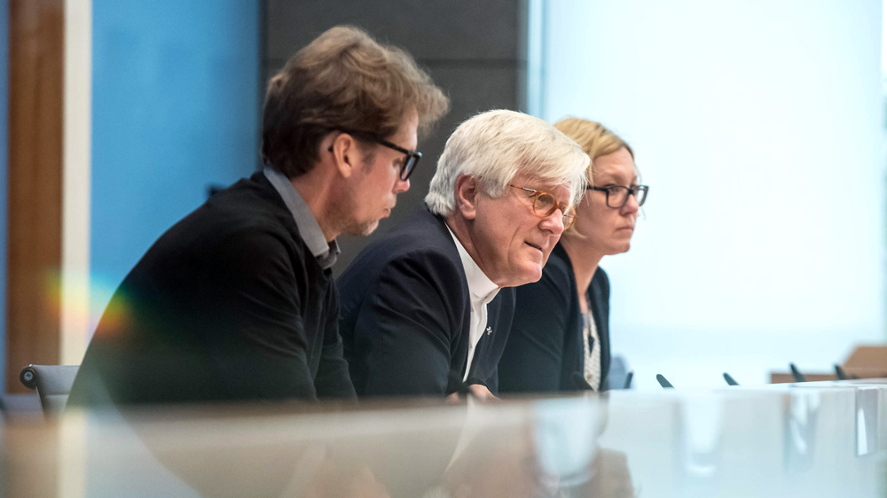 Der EKD-Ratsvorsitzende Heinrich Bedford-Strohm (Mitte) stellte den Plan vor