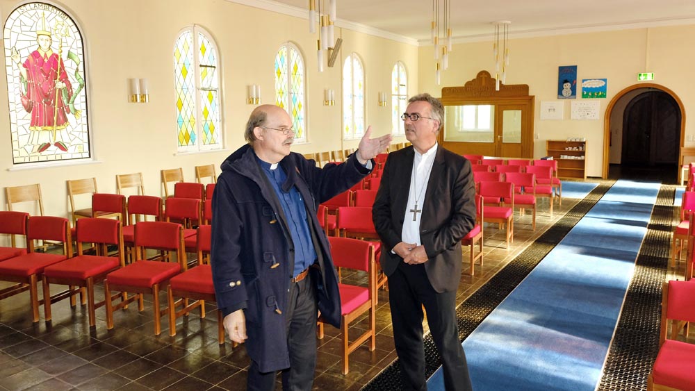 Militärpfarrer Jobst Reller (l.) im Gespräch mit Sigurd Rink Foto Harald Koch / epd