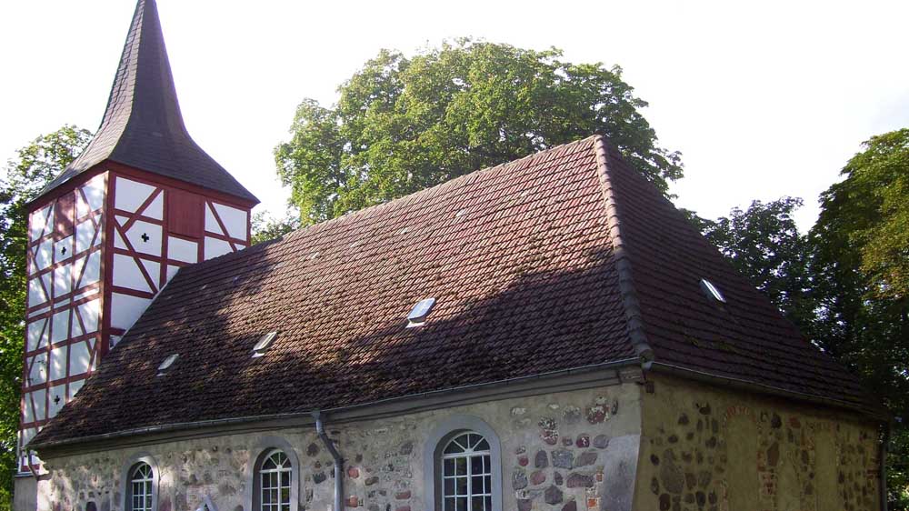 Die Dorfkirche von Alt Plestlin