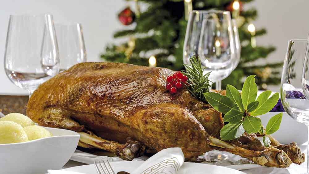 Eine gebratene Gans kommt bei vielen deutschen Familien zu Weihnachten auf den Tisch