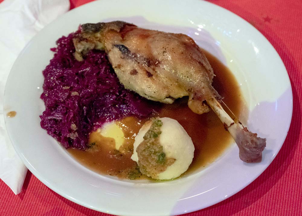 Ein fetter Braten darf Weihnachten in Deutschland nicht fehlen