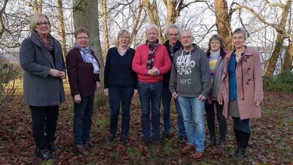 Gemeinsame Gemeinde (v.l.): Anne Klohs, Pastorin Kirsten Erichsen, Pastor Jörg-Michael Schmidt, Pastor Martin Krumbeck, Torsten Behnke, Marion Ratzlaff-Kretschmar und Pastorin Peggy Josefine Kersten