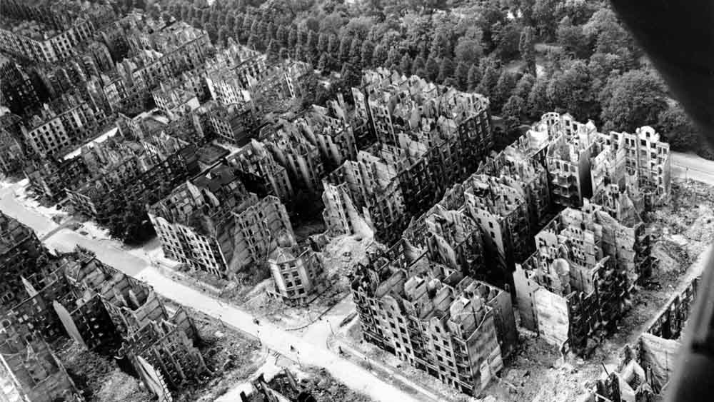 Zerstörte Wohnhäuser in Hamburg im Januar 1945
