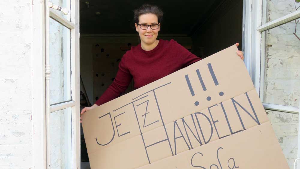 Image - Sie kommt und packt an