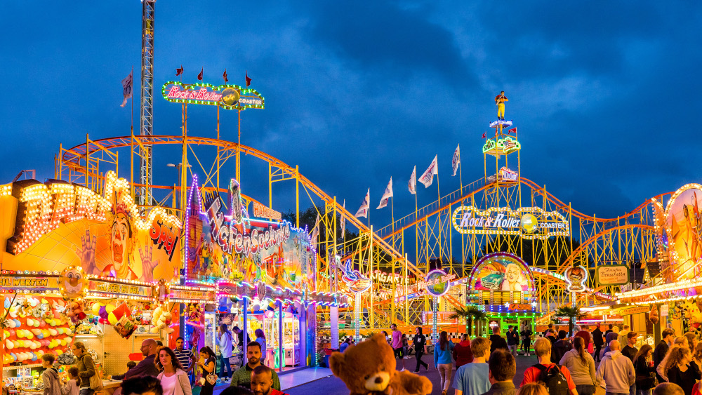 Der Hamburger Dom ist ein Besuchermagnet. Mit vier Wochen Dauer ist es das längste Volksfest Deutschlands und findet drei Mal im Jahr statt.