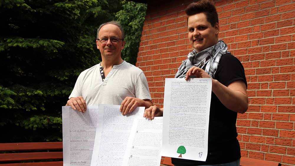 Image - Eine besondere Bibel auf 300 Seiten