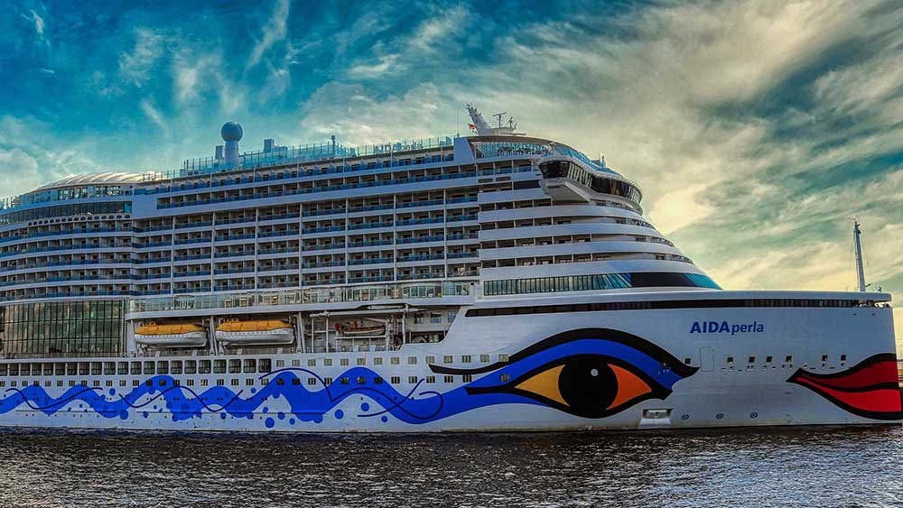 Crews von Kreuzfahrtschiffen – hier die Aida-Perla – werden in den Lounges versorgt (Archivbild)