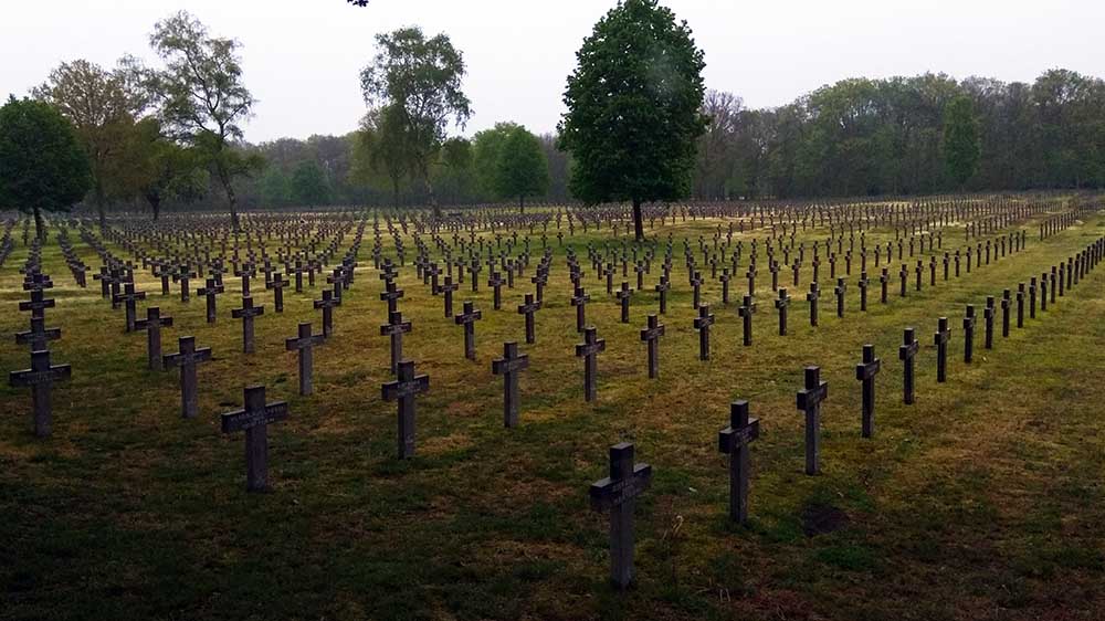 Fast 32.000 Gräber umfasst die Kriegsgräberstätte Ysselsteyn in den Niederlanden