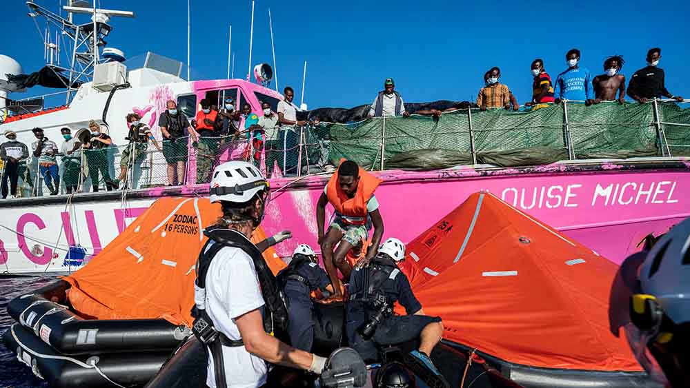 Einige Flüchtlinge mussten auf Rettungsinseln ausharren, bis Hilfe kam