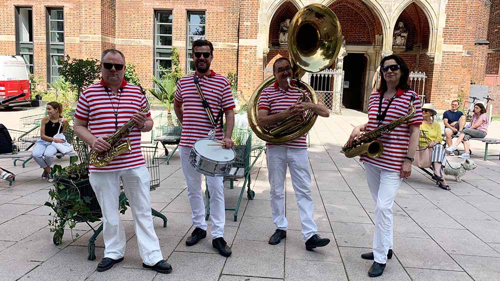 Die Marching Band „Super Brass“ spielte auf