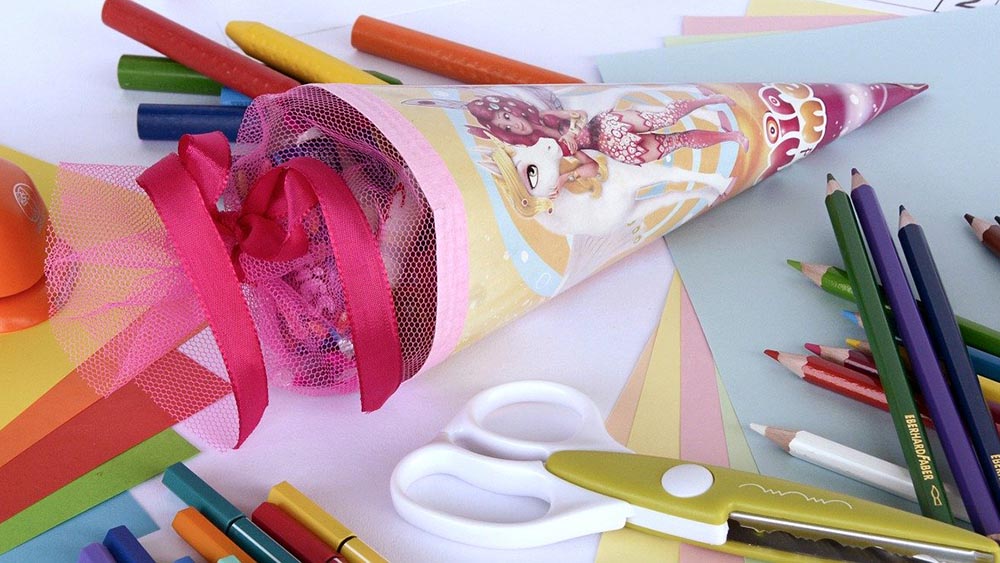 Auch Schultüten gehören beim Start in den Ernst des Lebens dazu (Symbolbild)