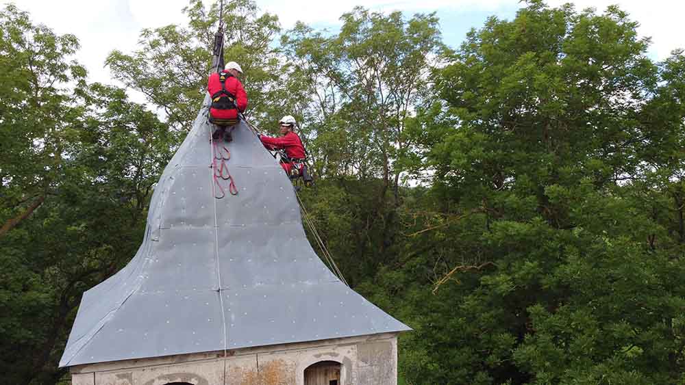 Image - Der Kirche aufs Dach gestiegen