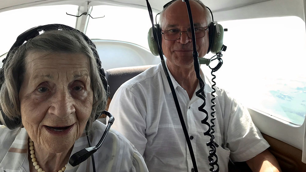 Lotte-Marie Pötter und ihr Sohn Ulrich sahen die Region um Jesendorf aus der Höhe 