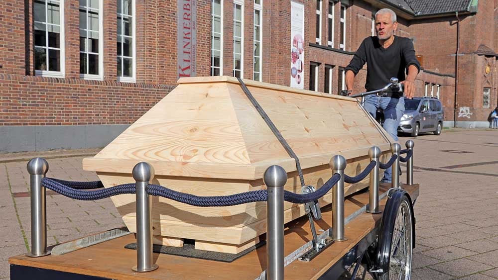 Image - Mit dem Fahrrad auf den letzten Weg