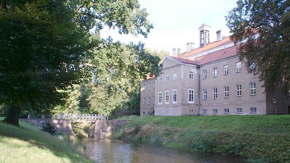 Schloss Griebenow von der Parkseite