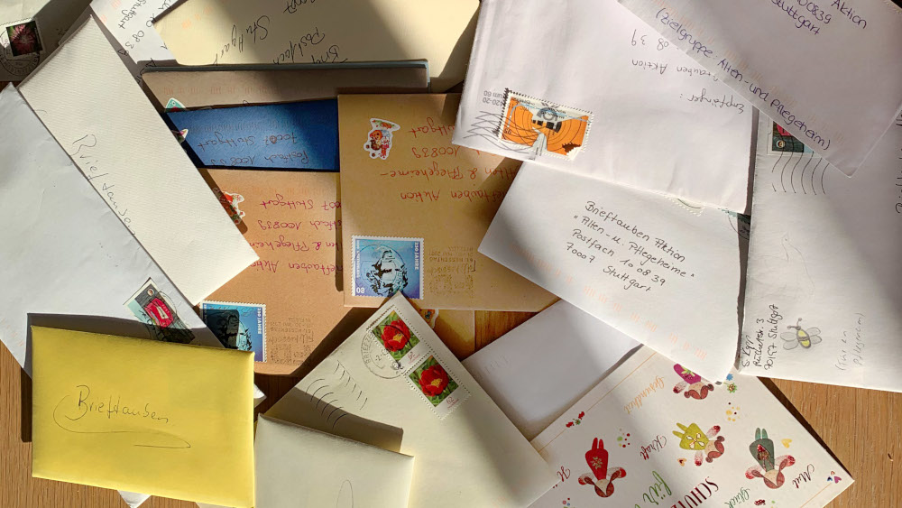 Das Diakonische Werk ruft dazu auf, in der Vorweihnachtszeit Hoffnungsbriefe an Senioren zu schreiben.