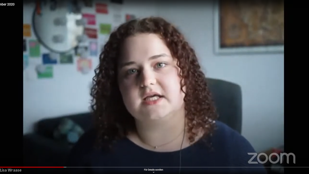 Die Jugend-Synodale Lisa Wraase setzt sich auf der digitalen Synode der Kirche in Oldenburg für das Blockhaus Ahlhorn ein.