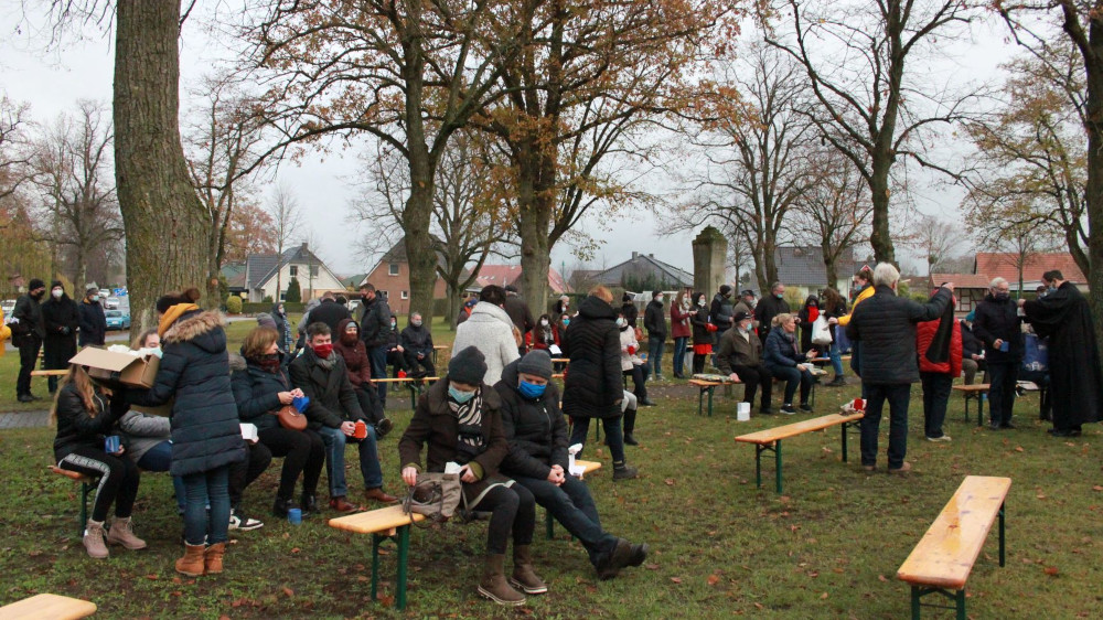 Am ersten Adventssonntag feierte die Emmaus-Gemeinde ihre Gründung mit einem gemeinsamen Gottesdienst.