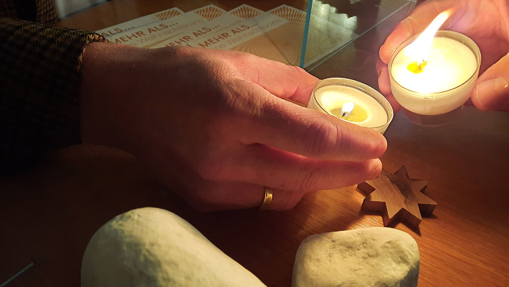 Besucher können in St. Jacobi ein Licht entzünden