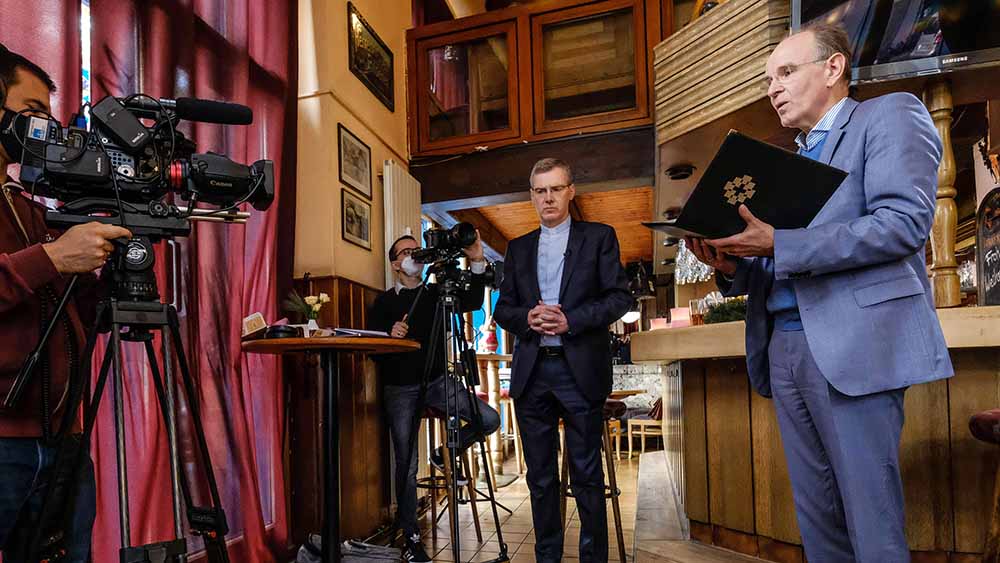 Image - Bischöfe senden Gottesdienst aus der Kneipe