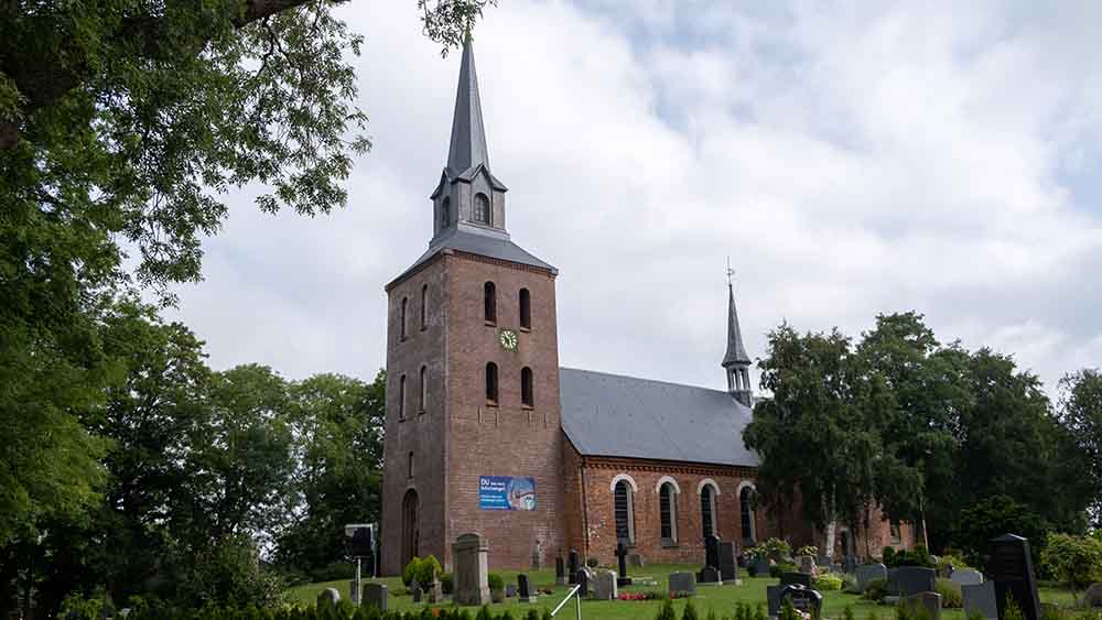 Die St.-Pankratius-Kirche in Oldenswort auf Eiderstedt ist besonders sanierungsbedürftig