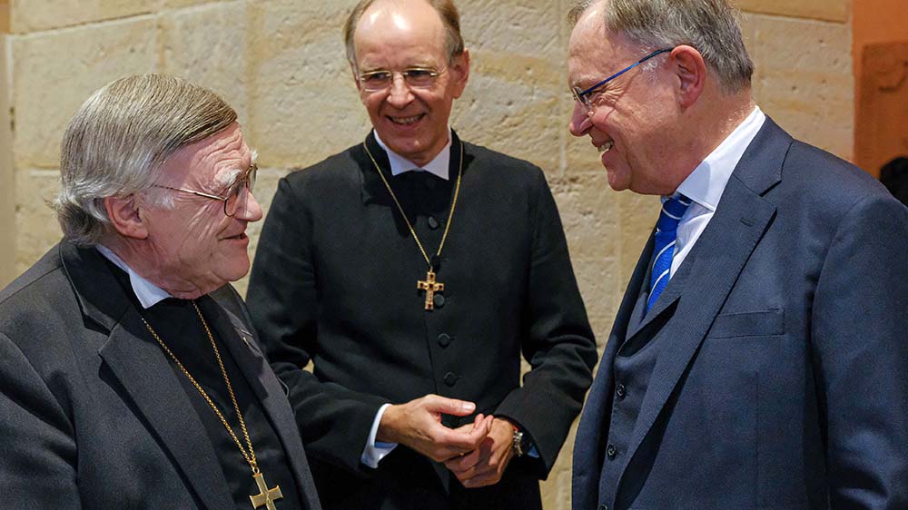 So war es 2020 (v.l.): Abt Horst Hirschler, Landesbischof Ralf Meister und Ministerpräsident Stephan Weil im Gespräch