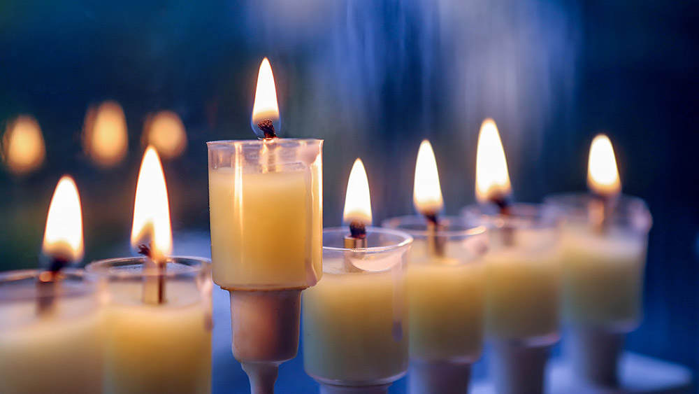 Image - Heute sollen Kerzen für die Corona-Toten leuchten