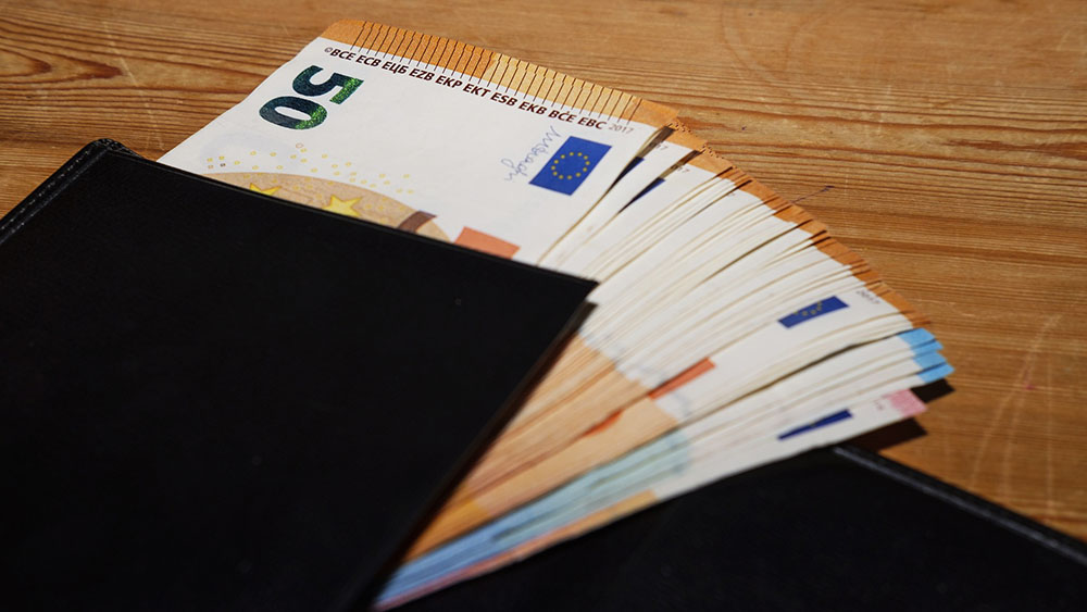 Der Pastor hat Geld in die eigenen Tasche gewirtschaftet