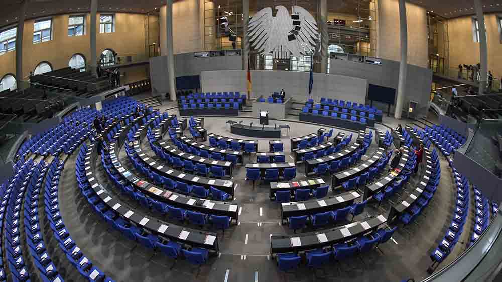 Blick in den Plenarsaal des Bundestags