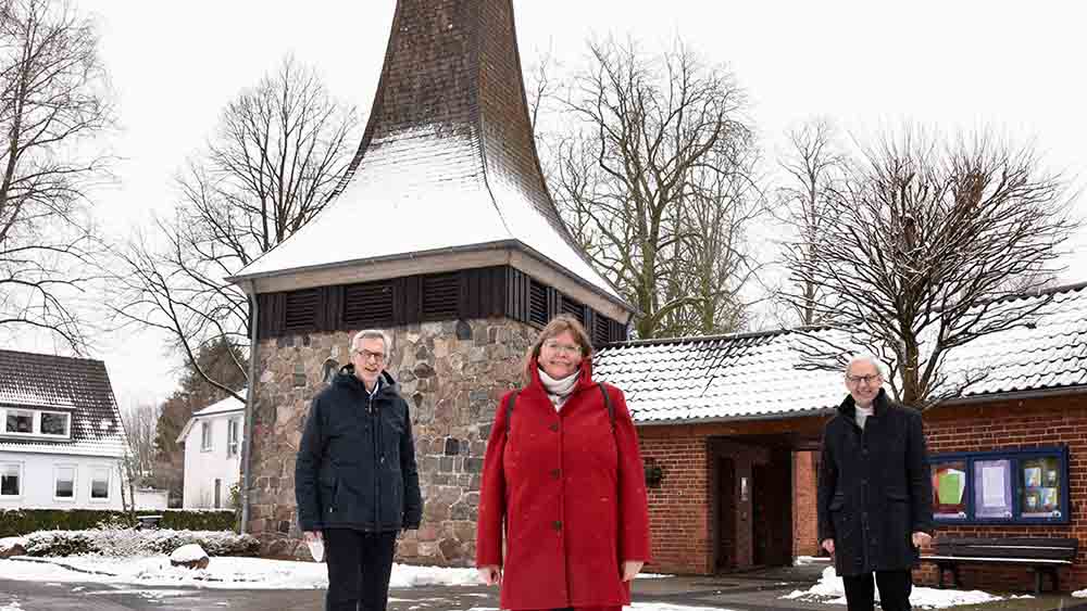 Ein Kirchgebäude für zwei (v.l.): Pastor Thieme-Hachmann, Pröpstin Almut Witt und Propst Thomas Benner vom Erzbistum