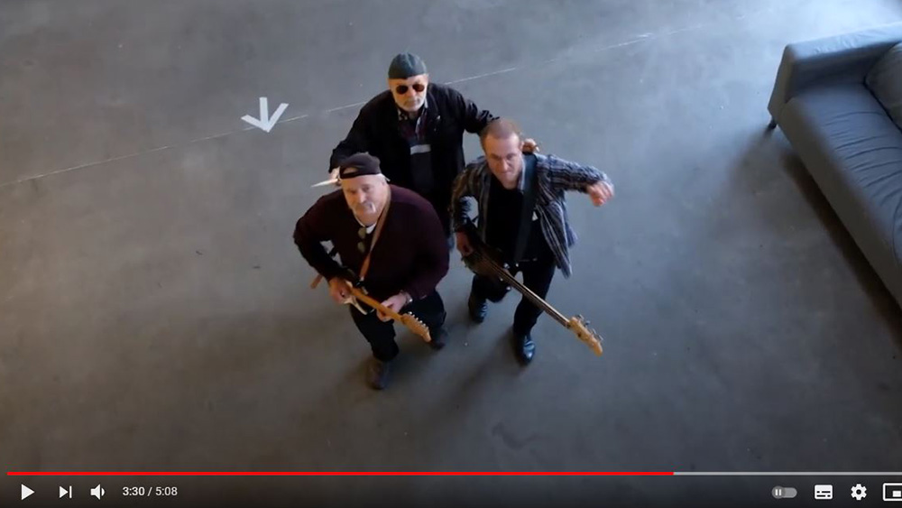 Coole Altrocker bei der Arbeit