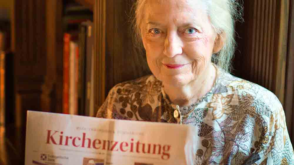 Anni Whissen liest die Kirchenzeitung jede Woche in Ohio, USA – komplett, wie sie betont