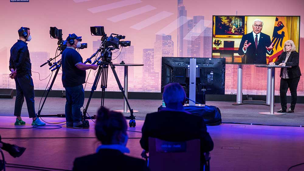 Bundespräsident Frank-Walter Steinmeier wird per Video beim Kirchentag zugeschaltet