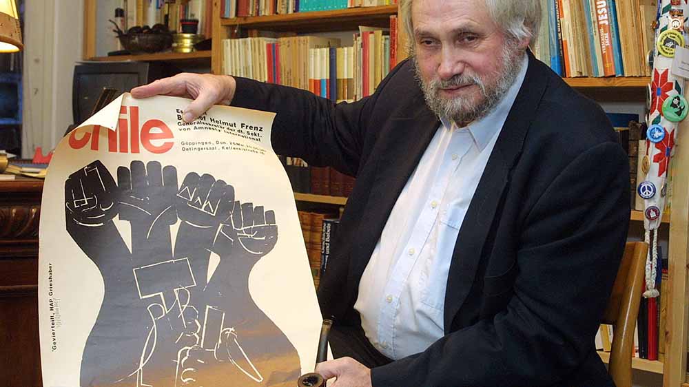 Sein Leben lang setzte sich Helmut Frenz – hier im Januar 2001 – für Menschenrechte ein