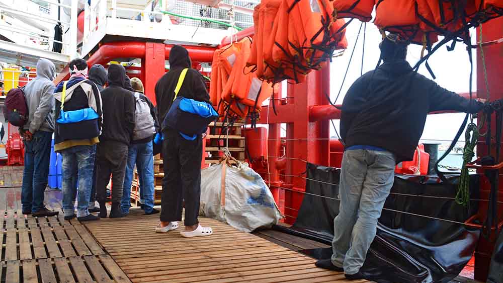 Flüchtlinge an Bord der "Ocean Viking" (Archivbild)